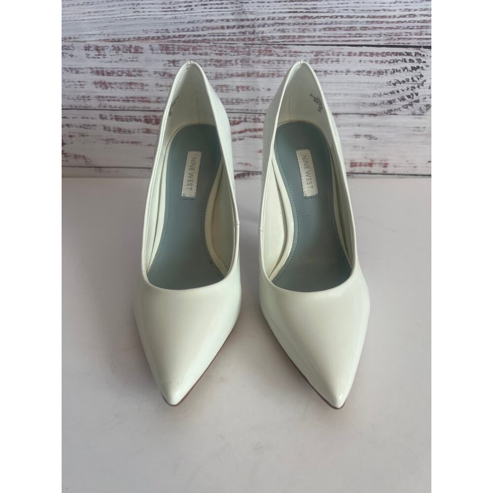 NINE WEST WHITE HEELS WHITE PATENT LEATHER STILETTO PUMPS SIZE 6 1/2 LIKE NEW - Picture 2 of 9